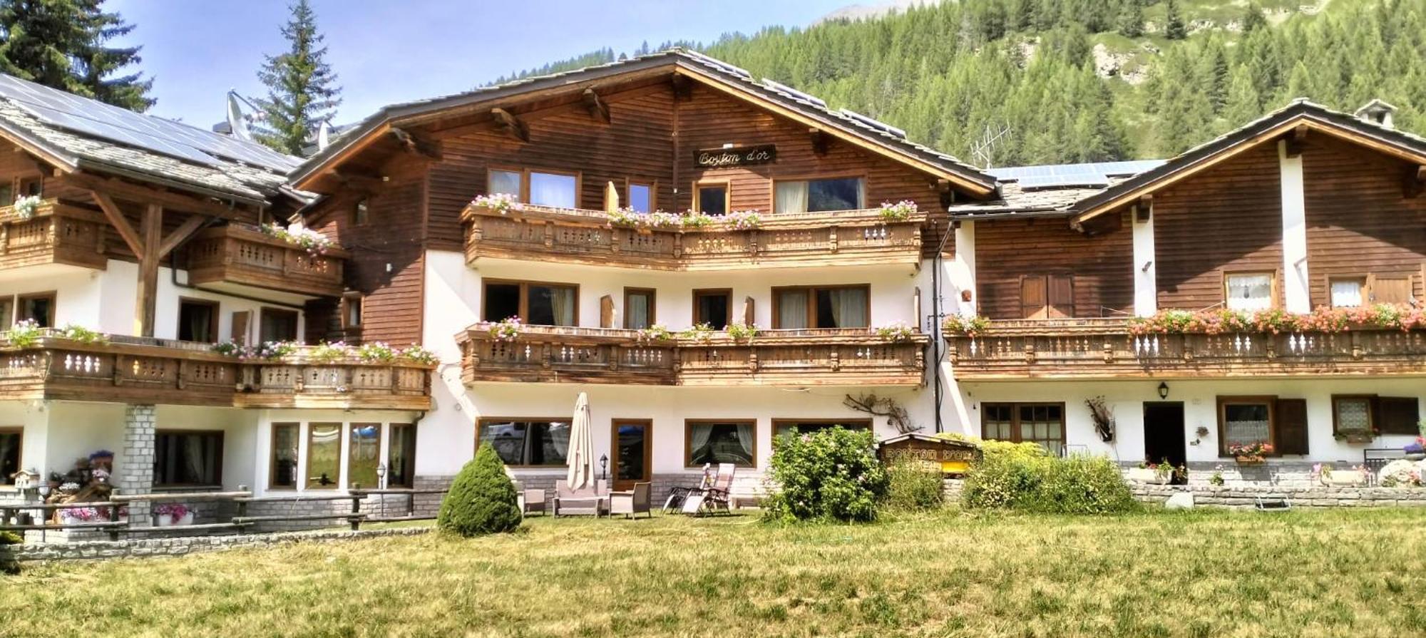Hotel Bouton D'Or - Cogne Exterior photo